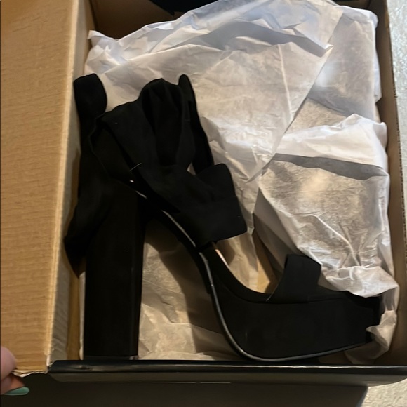 Fashion Nova Black Platform Heels - Picture 3 of 3